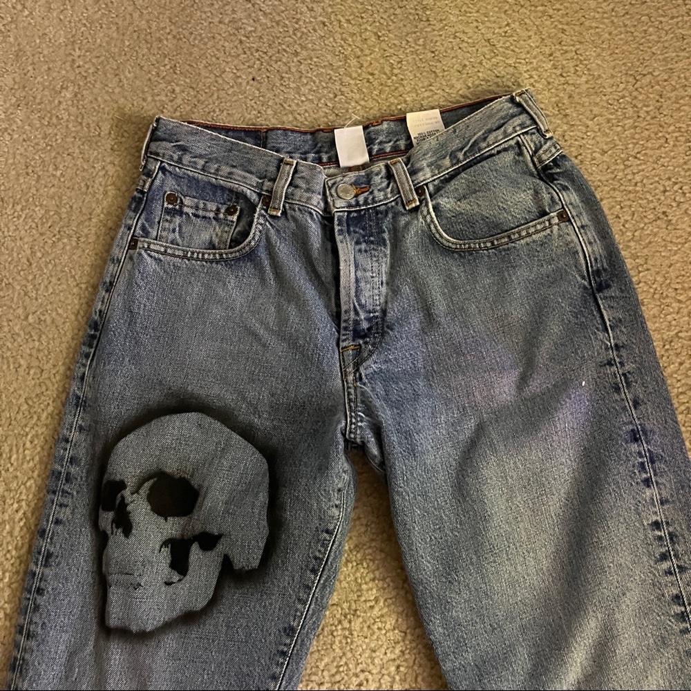 Airbrushed skull graphic Lucky Brand jeans